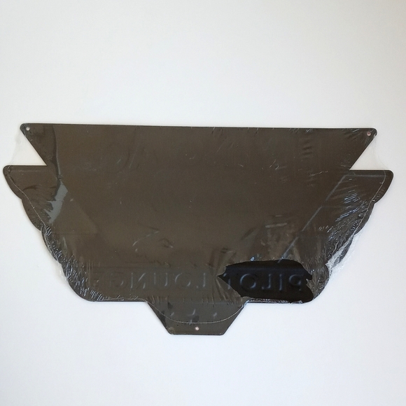 Metal "Flying Ace / Pilot Lounge" Sign Wall Art Man Cave Decor Aviation Wall Art - Picture 3 of 5